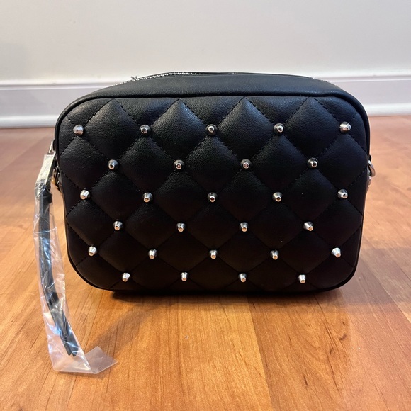 Rebecca Minkoff Handbags - NWOT Rebecca Minkoff Black Quilted Cross Body